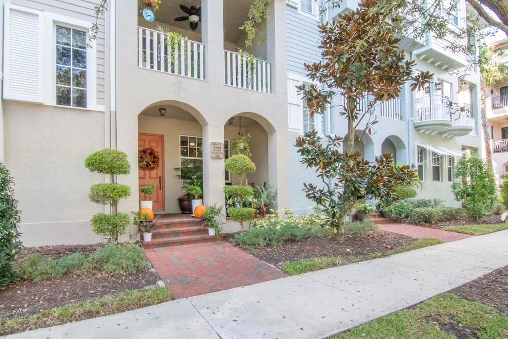 5919 BOWEN DANIEL DRIVE UNIT 103 TAMPA, FL 33616