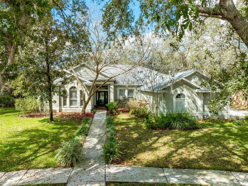 5703 EAGLEPOINT PLACE LITHIA, FL 33547
