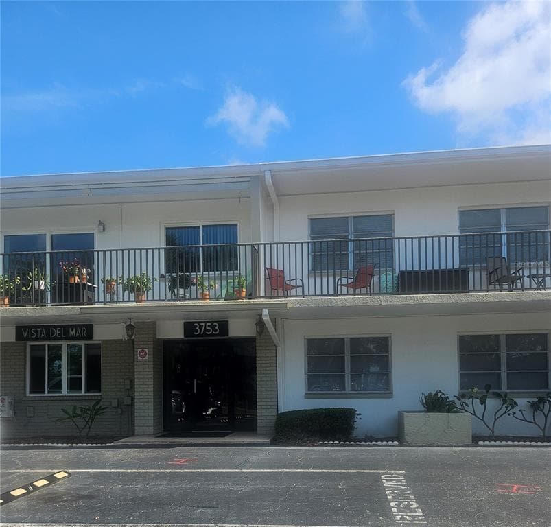 3753 46TH AVENUE S UNIT 6 ST PETERSBURG, FL 33711