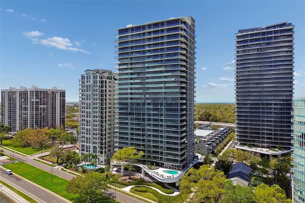 3101 BAYSHORE BOULEVARD UNIT 2104 TAMPA, FL 33629