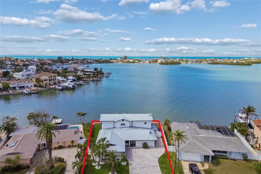 478 HARBOR DRIVE N INDIAN ROCKS BEACH, FL 33785