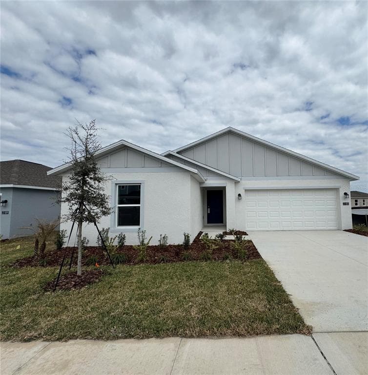 2185 LASSO LOOP EAGLE LAKE, FL 33839
