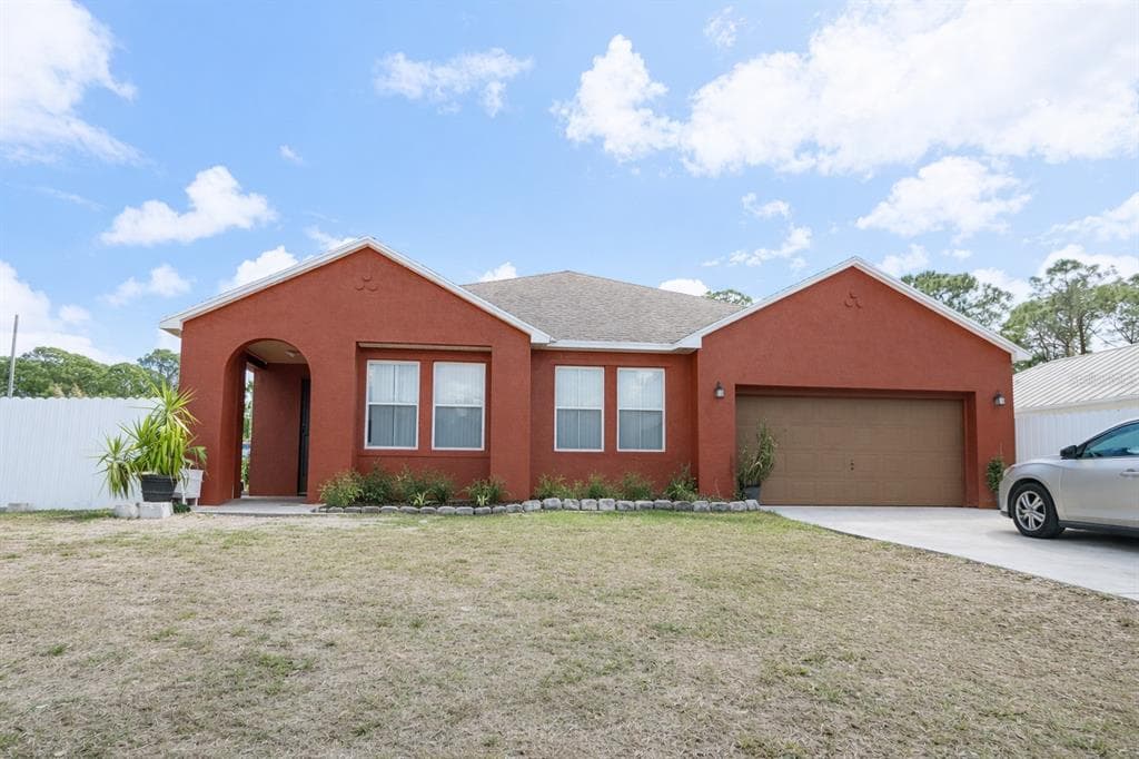 549 WHITE PLAINS AVENUE SW PALM BAY, FL 32908