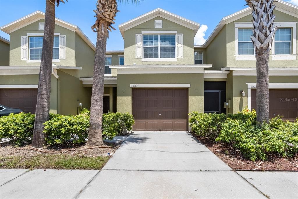 2044 HAWKS VIEW DRIVE RUSKIN, FL 33570