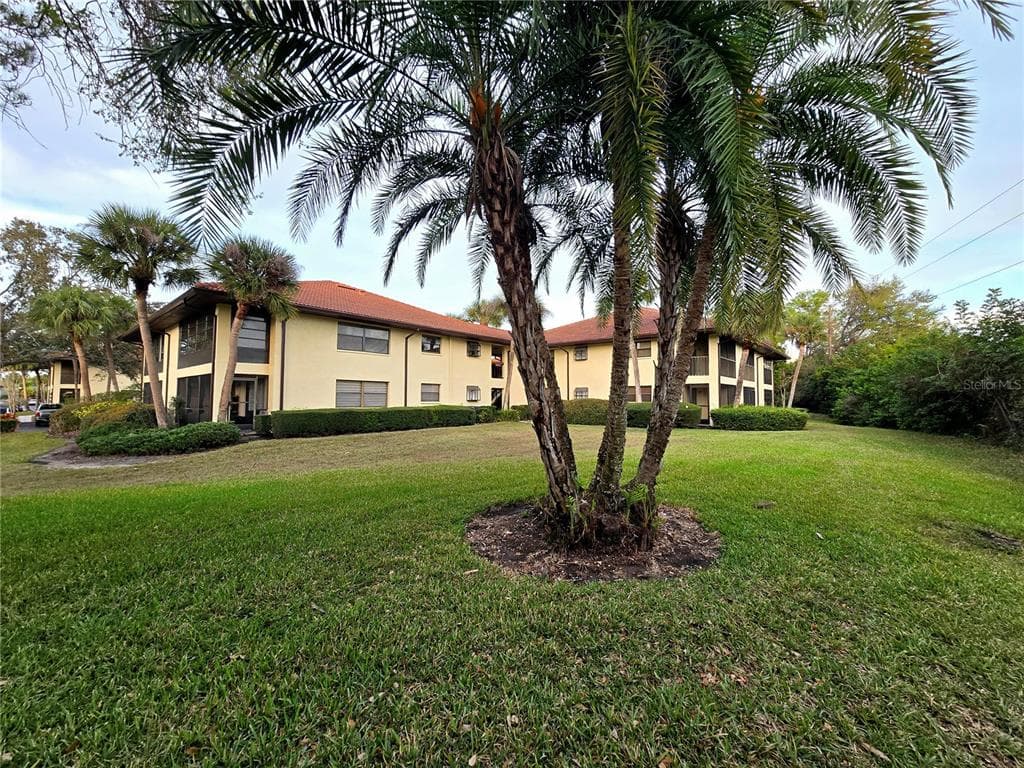 2009 HAMMOCK PINE BOULEVARD UNIT 2009
