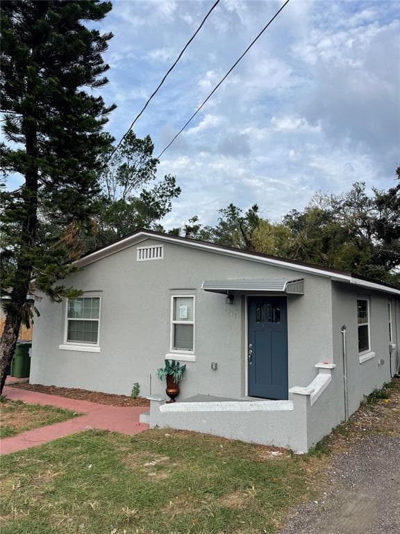8517 N HIGHLAND AVENUE TAMPA, FL 33604
