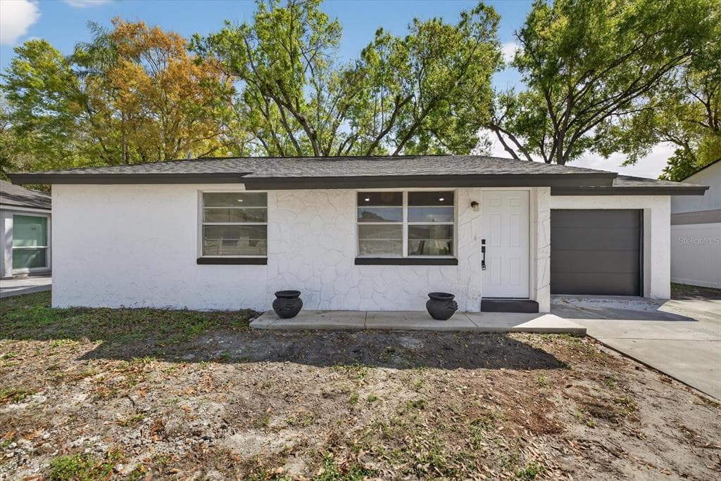 8915 SABODA COURT