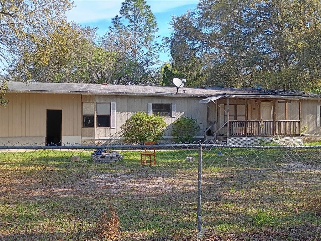 112 THOMPSON AVENUE INTERLACHEN, FL 32148