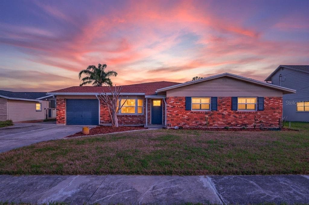 8711 BAY CREST LANE