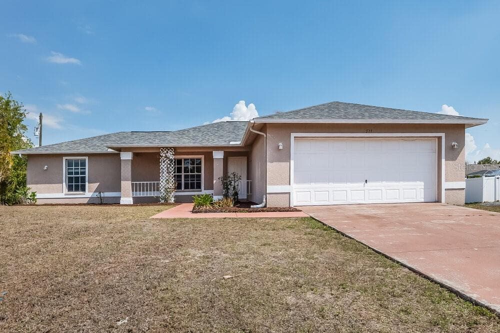 811 SW 14TH PLACE CAPE CORAL, FL 33991