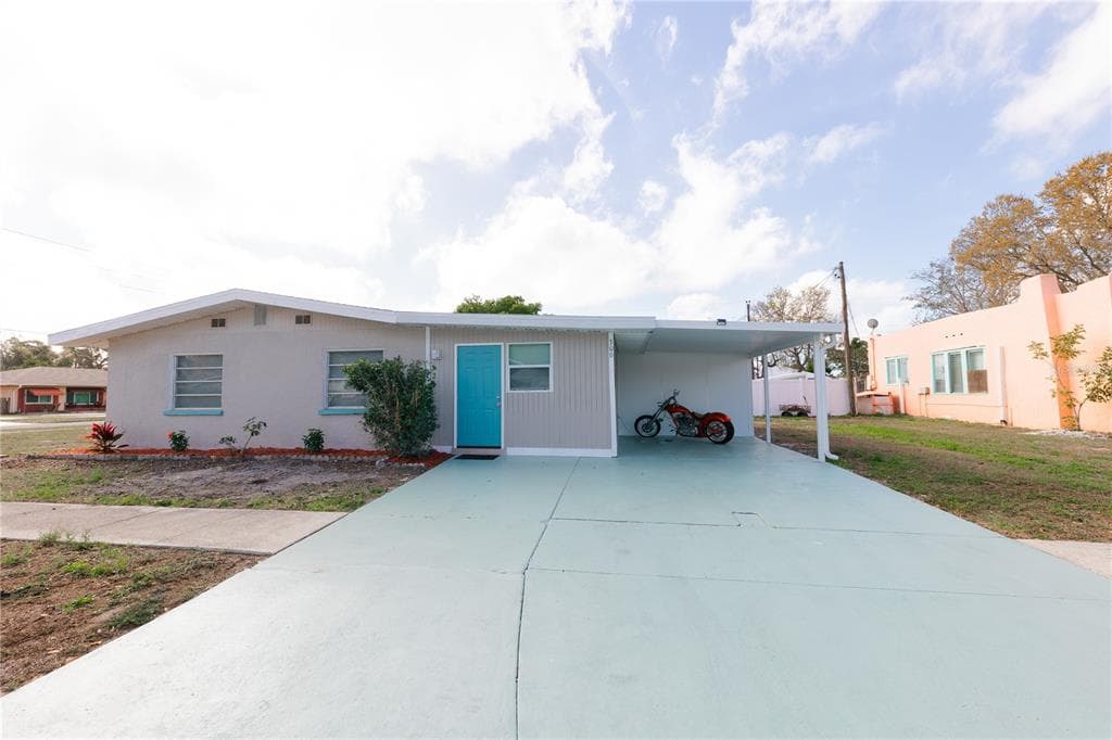 300 53RD STREET W BRADENTON, FL 34209
