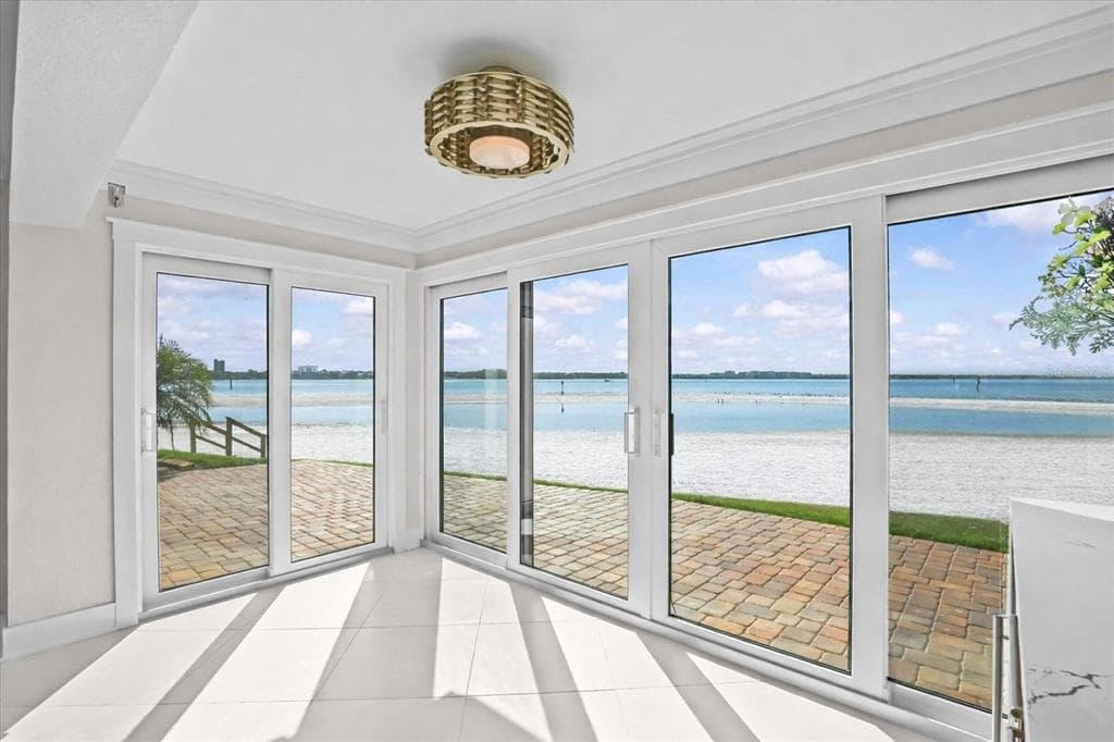 865 S GULFVIEW BOULEVARD UNIT 106 CLEARWATER BEACH, FL 33767