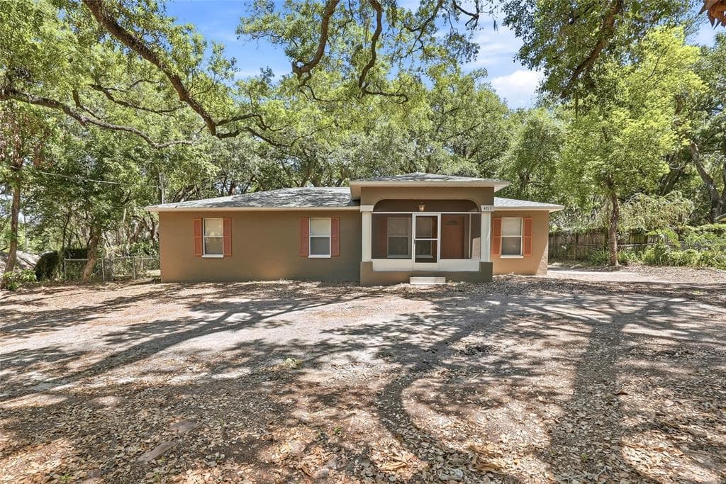 4717 LAKEWOOD DRIVE SEFFNER, FL 33584