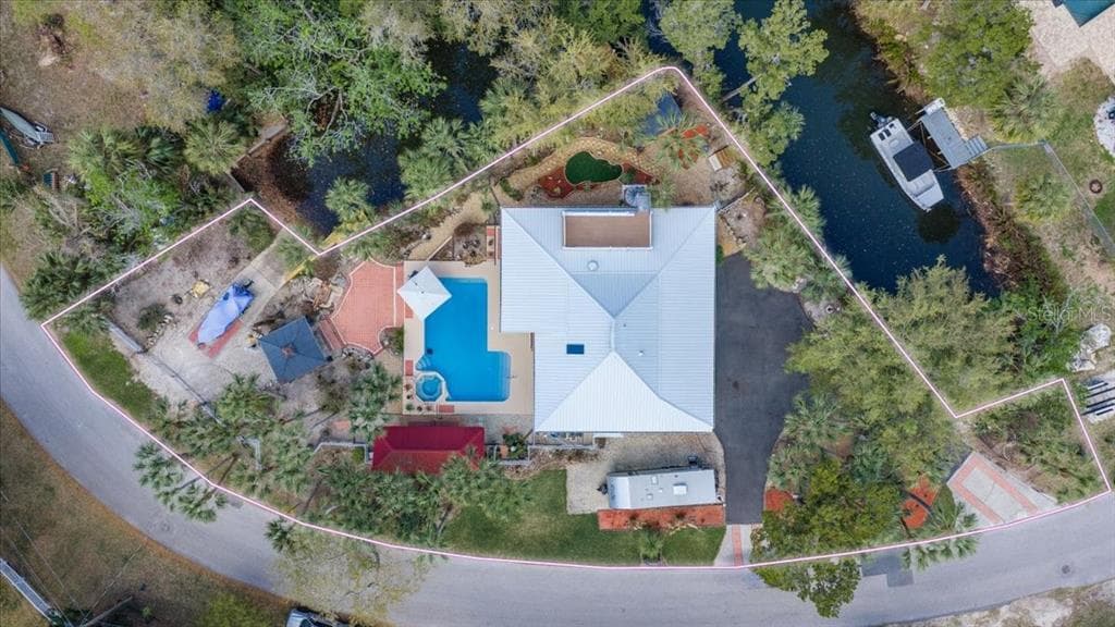 6093 AVENUE OF THE PALMS WEEKI WACHEE, FL 34607