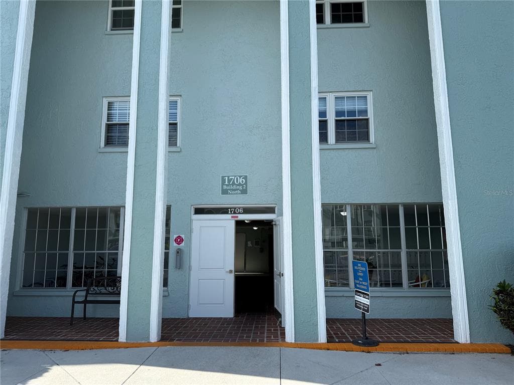 1706 BELLEAIR FOREST DRIVE UNIT 226 BELLEAIR, FL 33756