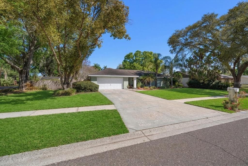 1221 MAGDALENE GROVE AVENUE TAMPA, FL 33613