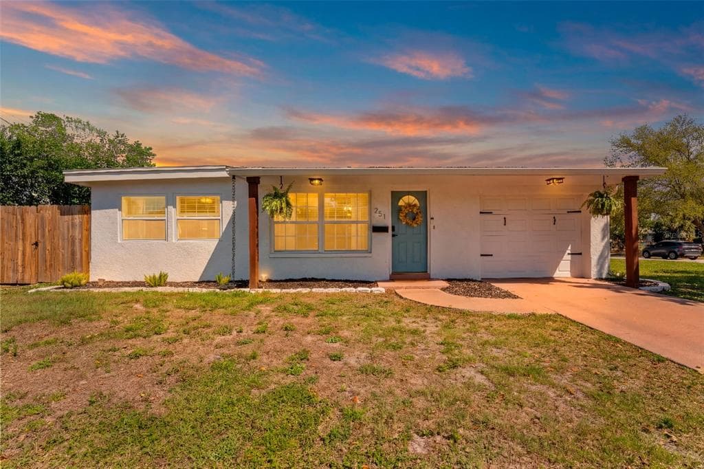 251 DAVISON AVENUE NE ST PETERSBURG, FL 33703
