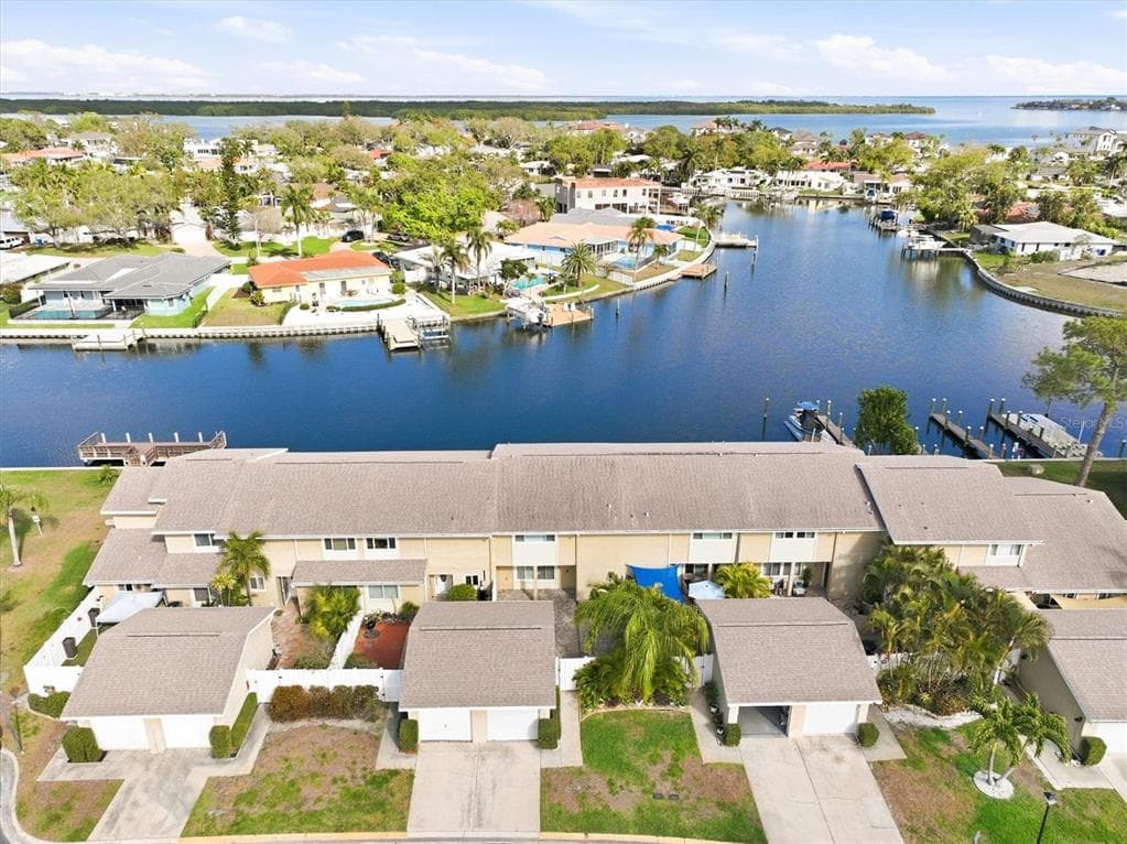 6537 CAPE HATTERAS WAY NE UNIT 4 ST PETERSBURG, FL 33702