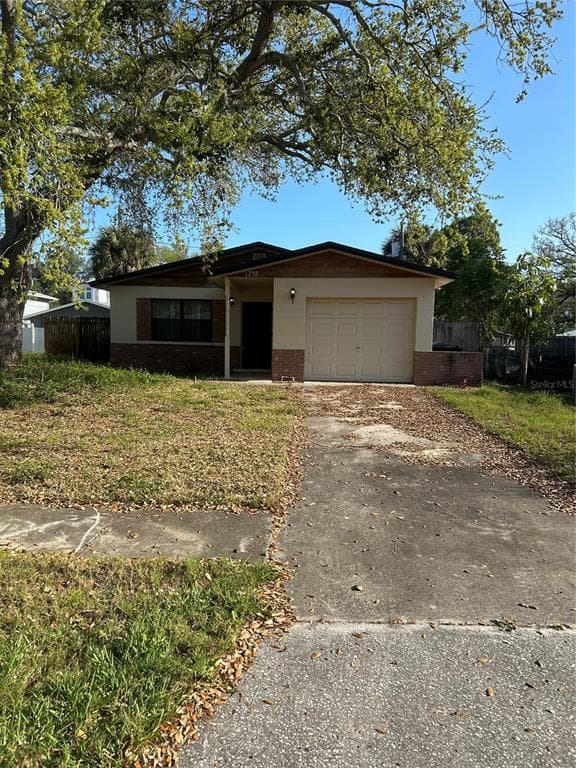 1758 MICHIGAN AVENUE NE ST PETERSBURG, FL 33703