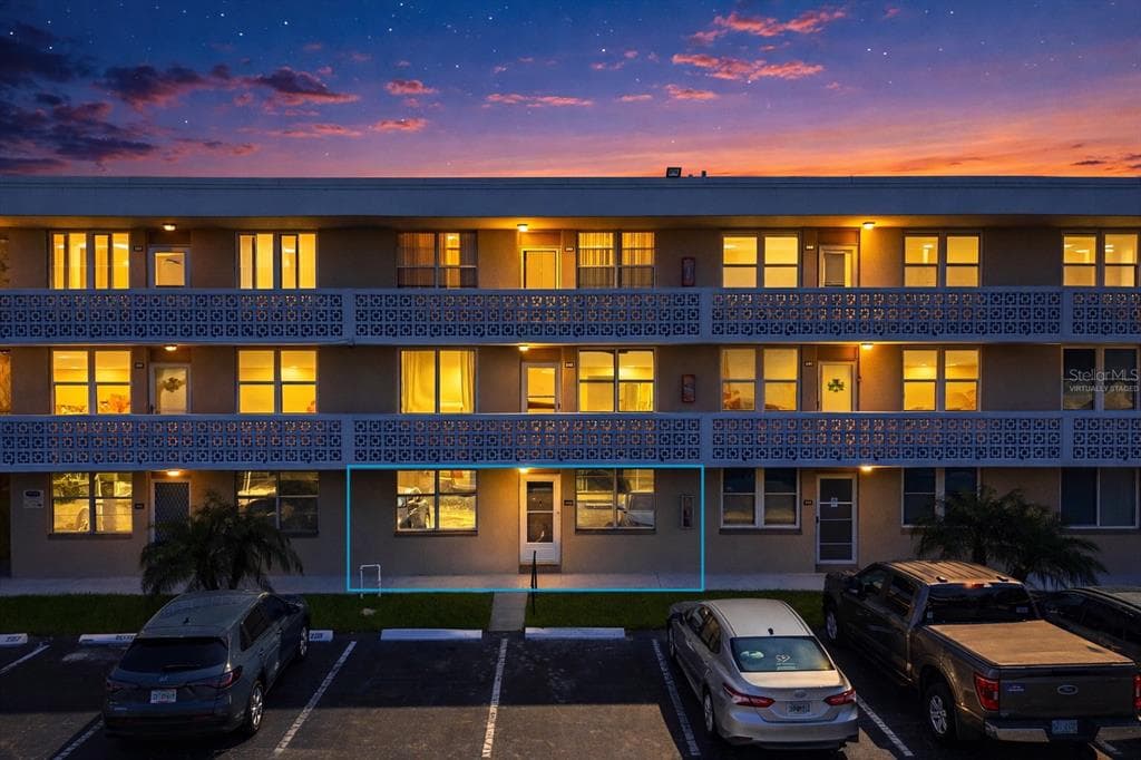 5095 BAY STREET NE UNIT 110