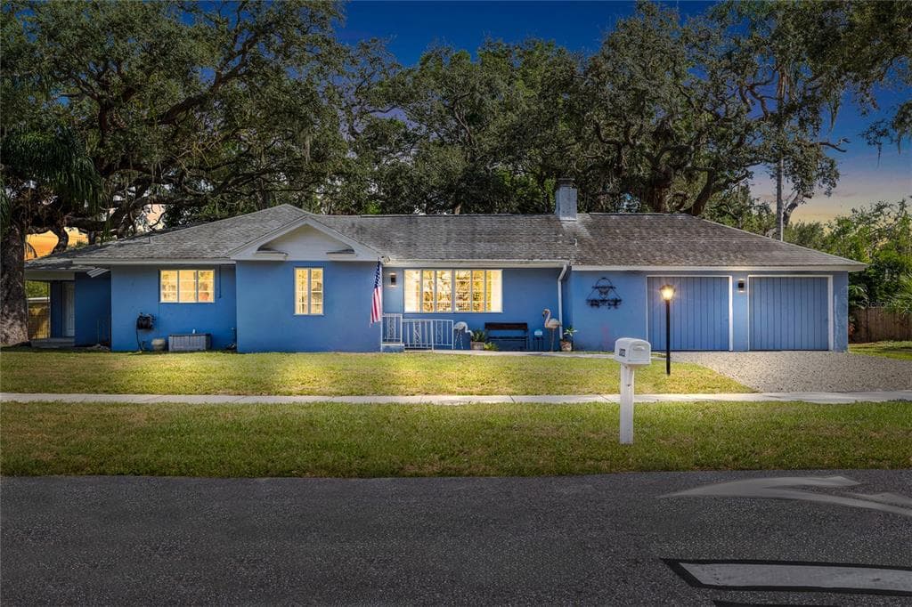 2027 PINECREST WAY CLEARWATER, FL 33755