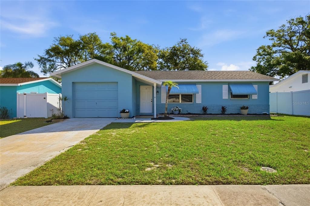 2217 LAUREN DRIVE LARGO, FL 33774