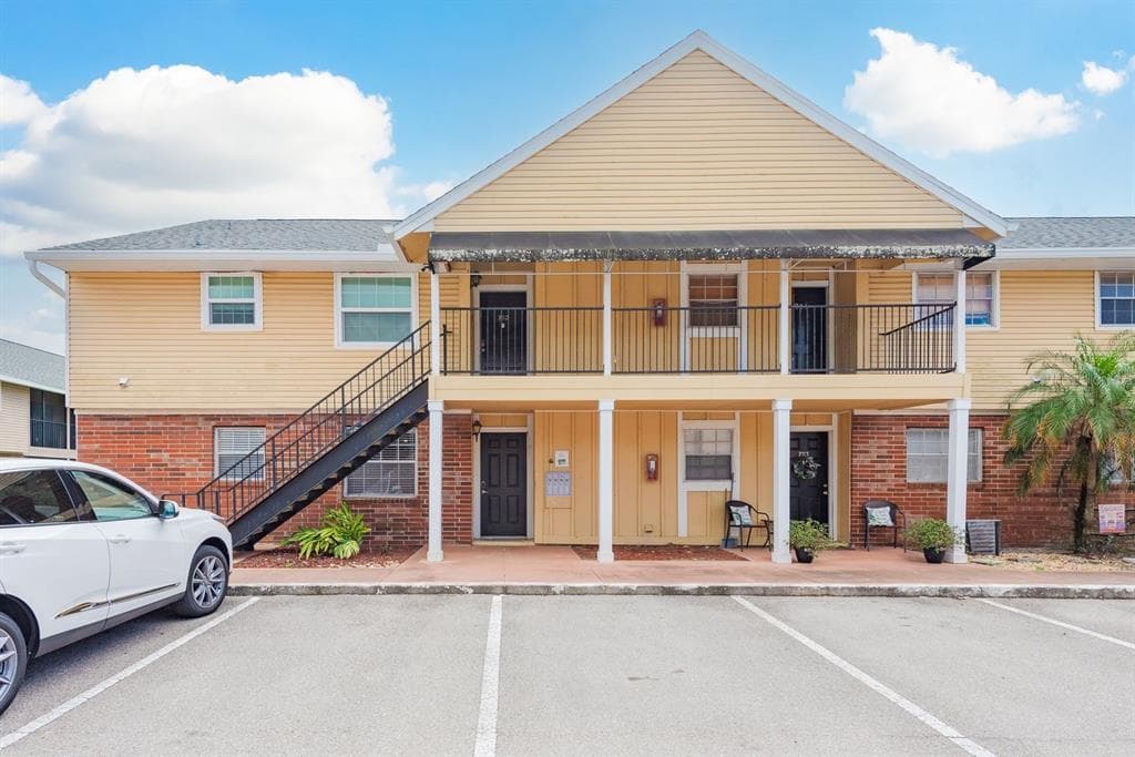 200 COUNTRY CLUB DRIVE UNIT 701 LARGO, FL 33771
