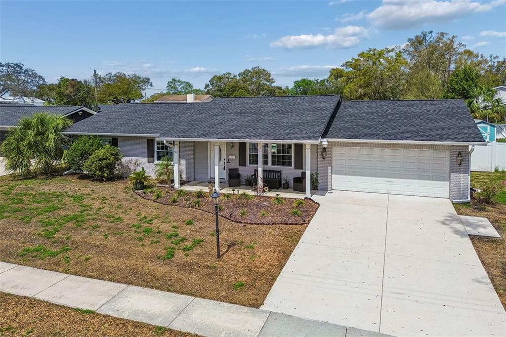 530 JULIE LANE BRANDON, FL 33511