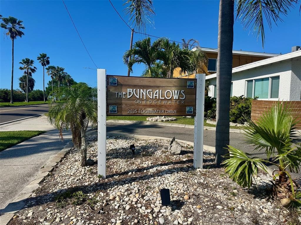 2035 EDGEWATER DRIVE UNIT 10 CLEARWATER, FL 33755
