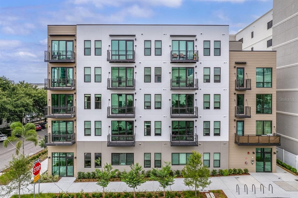 357 5TH STREET S UNIT 2 ST PETERSBURG, FL 33701