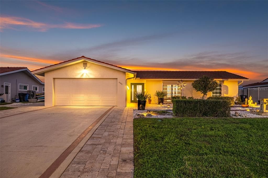 4380 44TH STREET S ST PETERSBURG, FL 33711