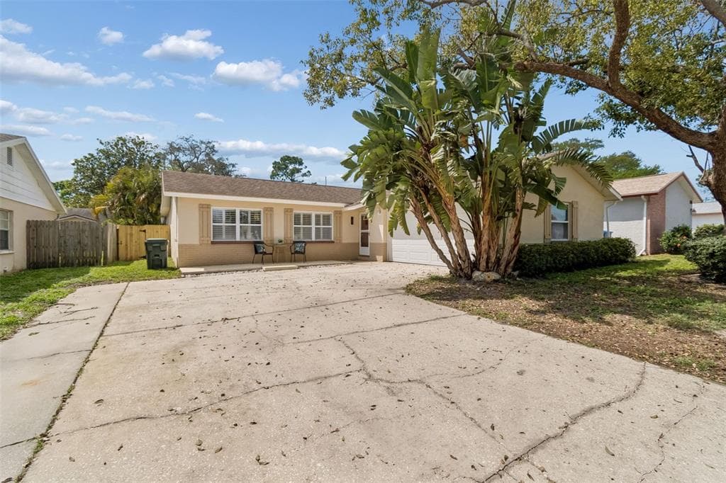 541 5TH STREET SE LARGO, FL 33771
