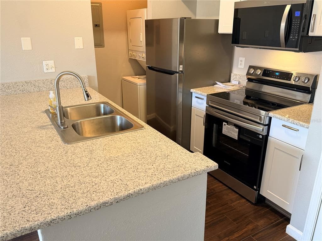 10764 70TH AVENUE UNIT 6202 SEMINOLE, FL 33772