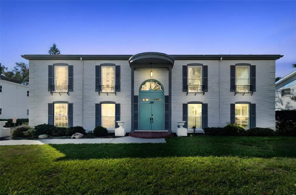 1338 SNELL ISLE BOULEVARD NE UNIT 2 ST PETERSBURG, FL 33704