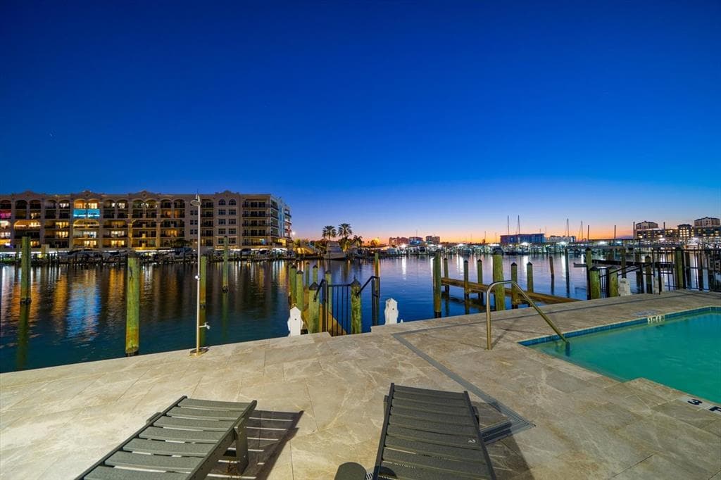 211 DOLPHIN POINT UNIT 201 CLEARWATER, FL 33767