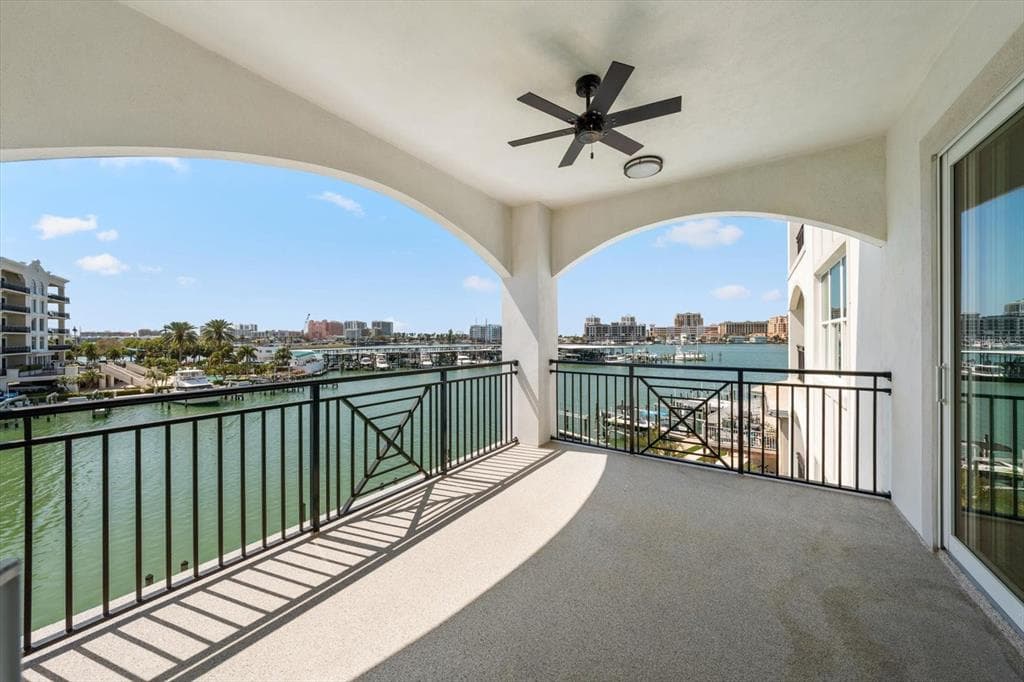 211 DOLPHIN POINT UNIT 302 CLEARWATER, FL 33767