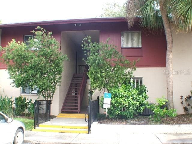 8609 N CHAMPLAIN COURT UNIT 77 TAMPA, FL 33614