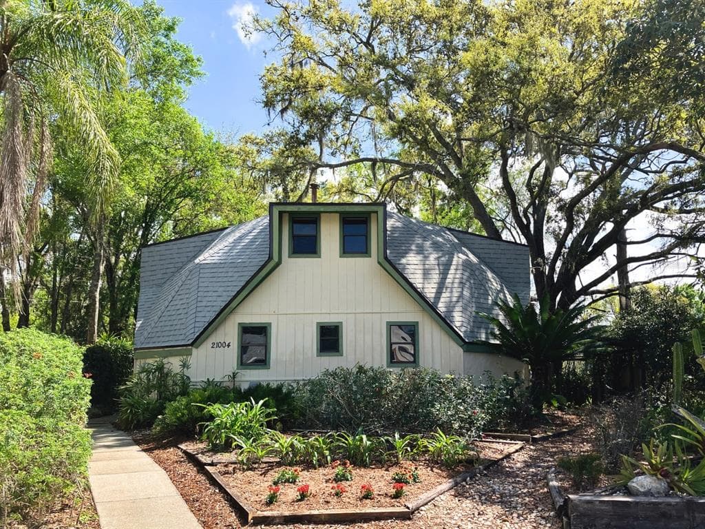 21004 NEGRIL COURT LUTZ, FL 33558