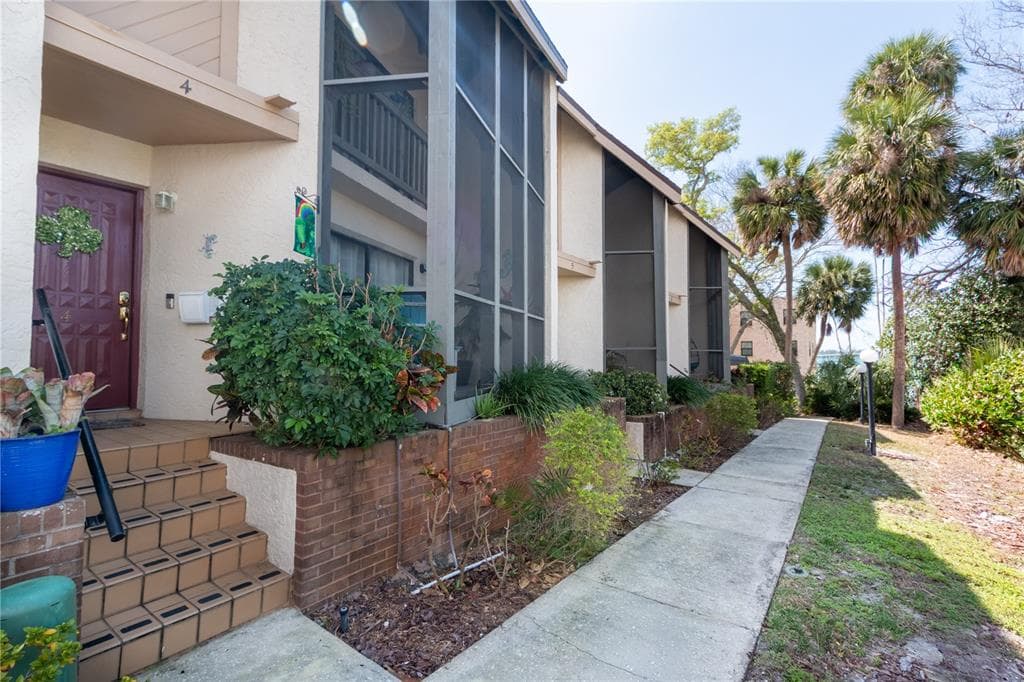 15 TURNER STREET UNIT 4 CLEARWATER, FL 33756