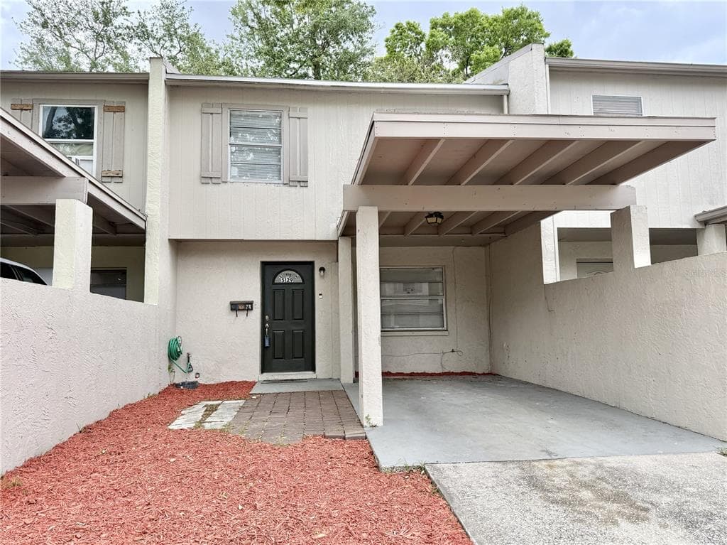 5129 TENNIS COURT CIRCLE TAMPA, FL 33617