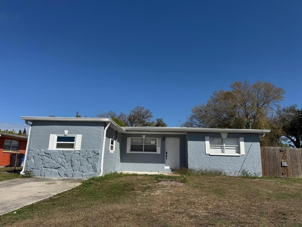 8204 DAHLIA AVENUE TAMPA, FL 33619