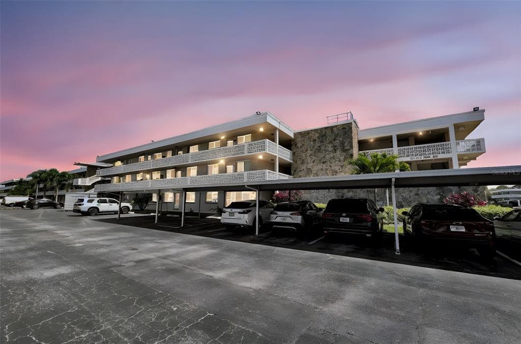 4915 BAY STREET NE UNIT 327