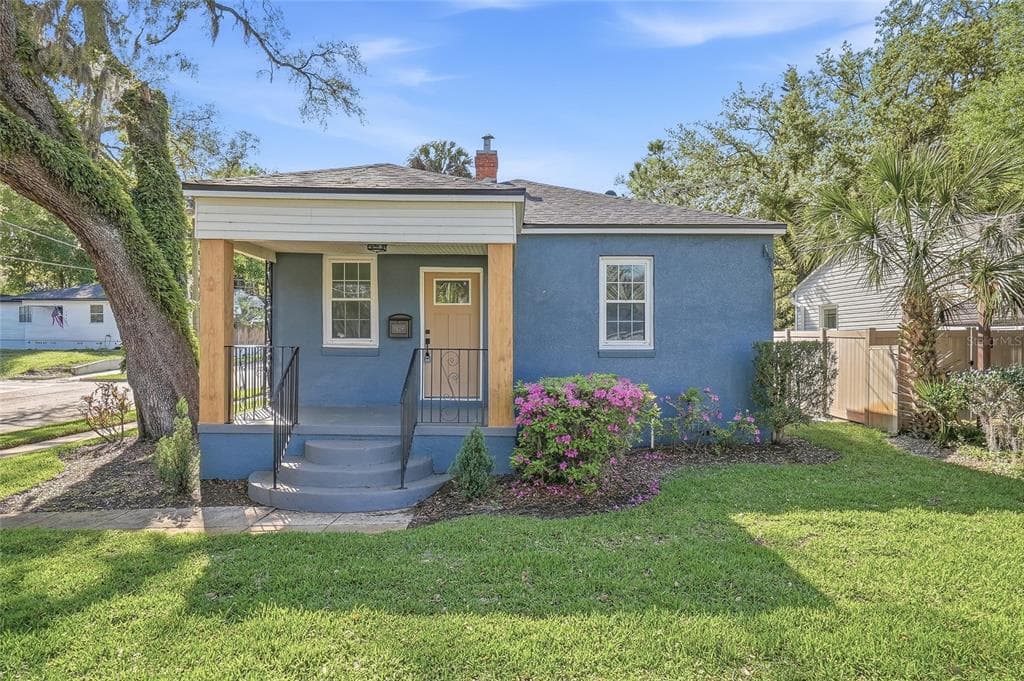 1429 E PARK CIRCLE TAMPA, FL 33604