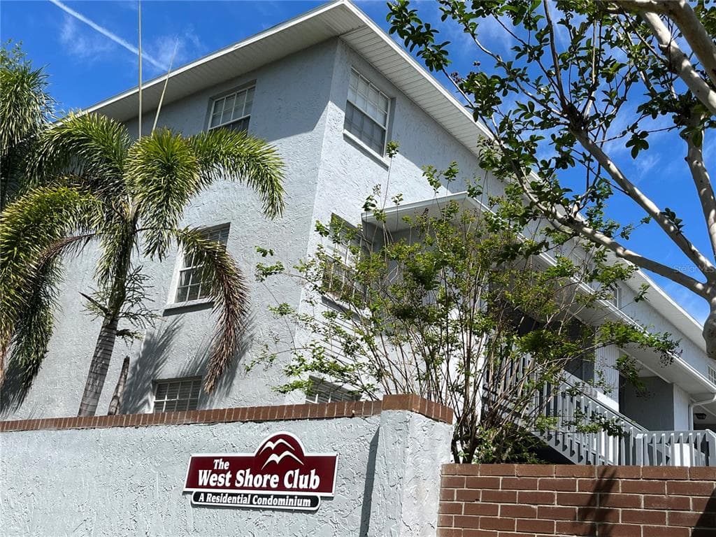 4902 W GANDY BOULEVARD UNIT E106 TAMPA, FL 33611