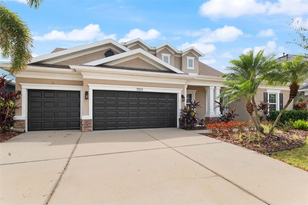 7011 COVINGTON STONE AVENUE APOLLO BEACH, FL 33572