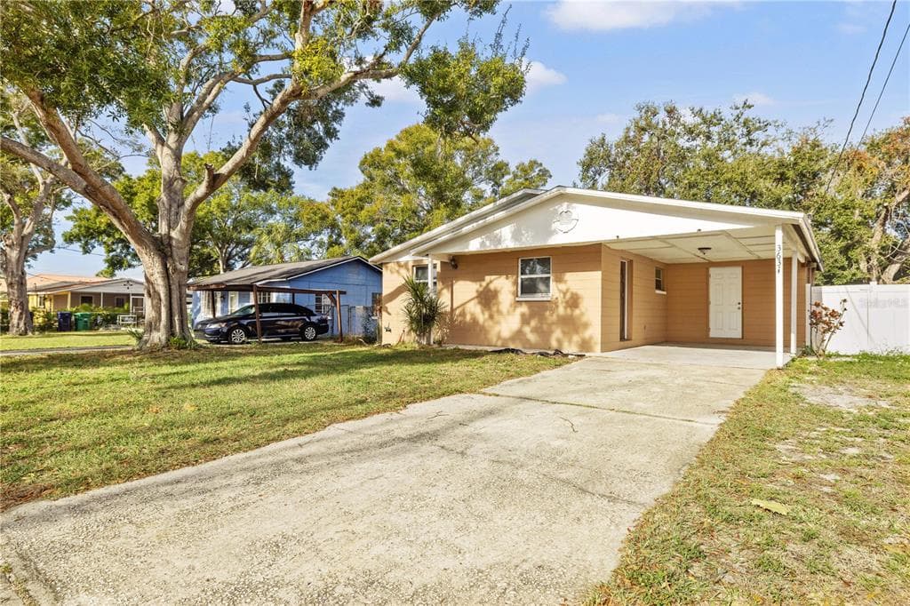 3631 W ANDERSON AVENUE TAMPA, FL 33611