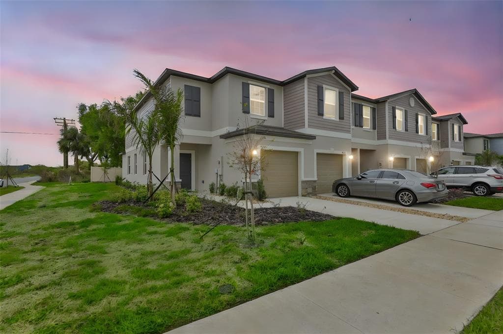 2661 SUNRAY VENUS WAY RUSKIN, FL 33570