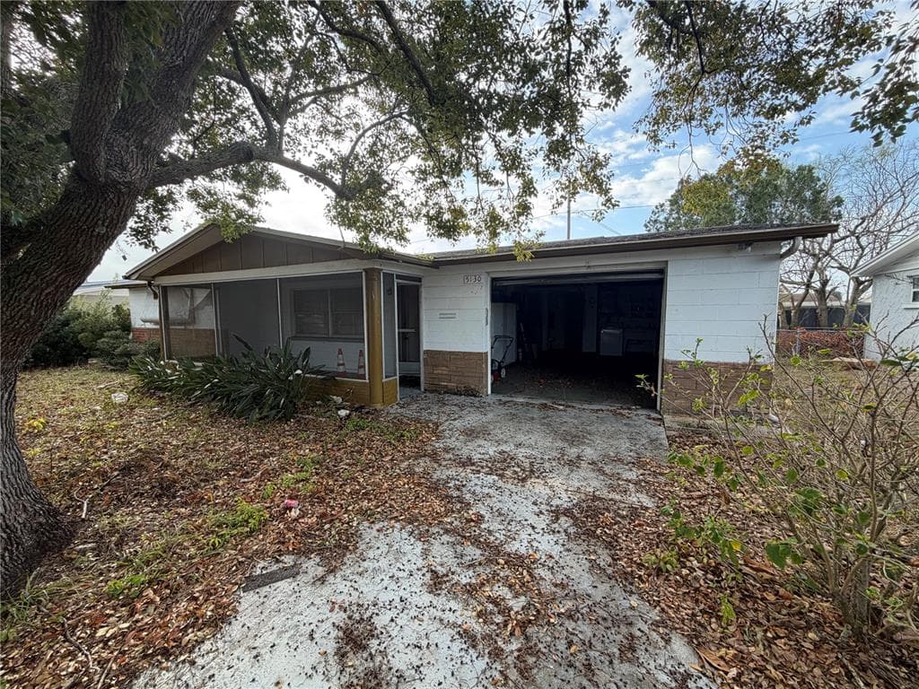 5130 CHET DRIVE NEW PORT RICHEY, FL 34652
