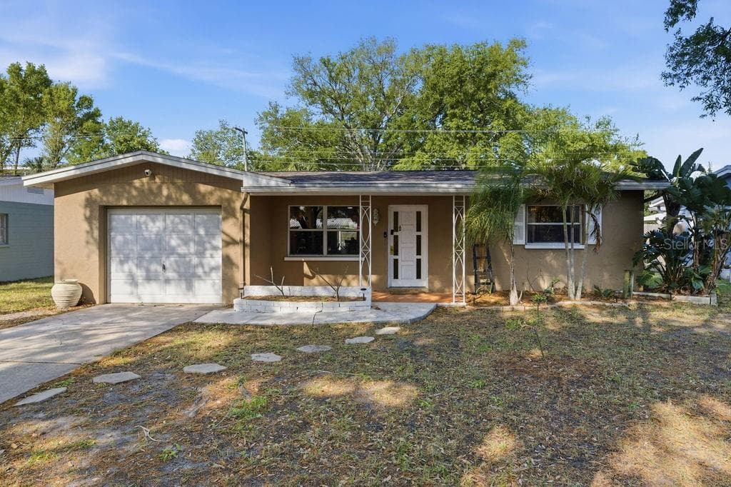 8520 109TH WAY SEMINOLE, FL 33772