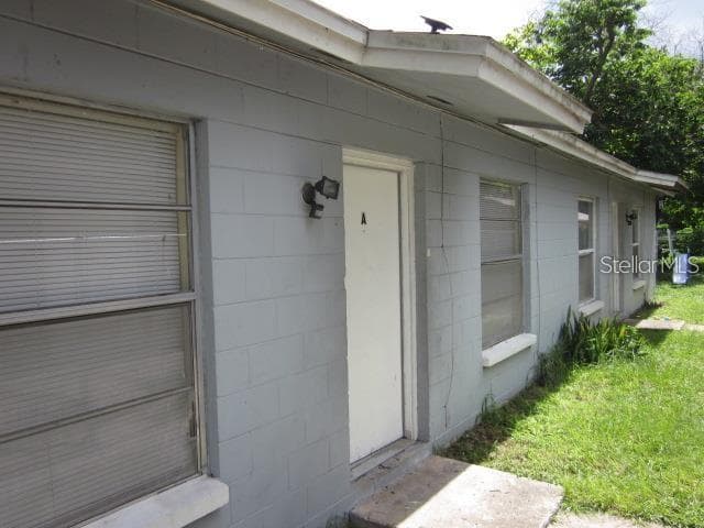 8619 N MULBERRY STREET UNIT B TAMPA, FL 33604
